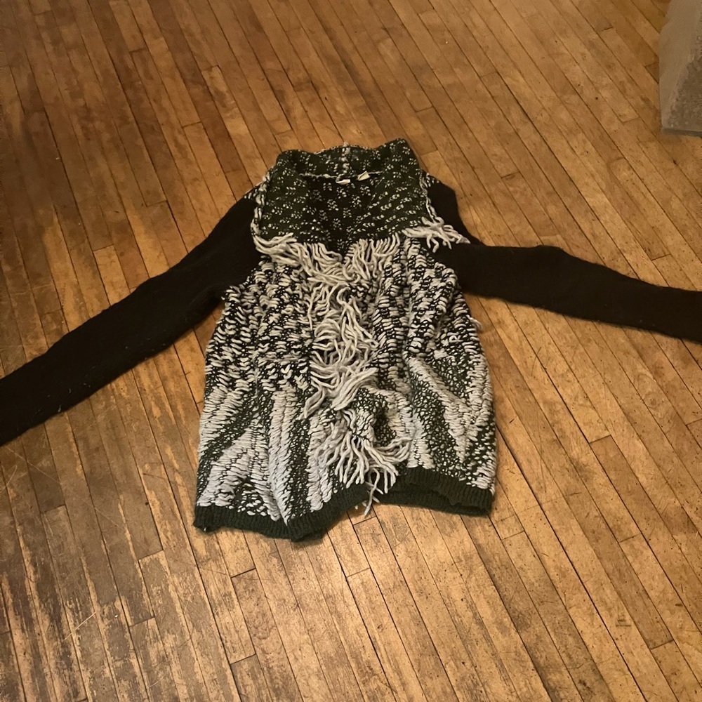 Moth medium sweater super boho green and cream some pill to sleeves